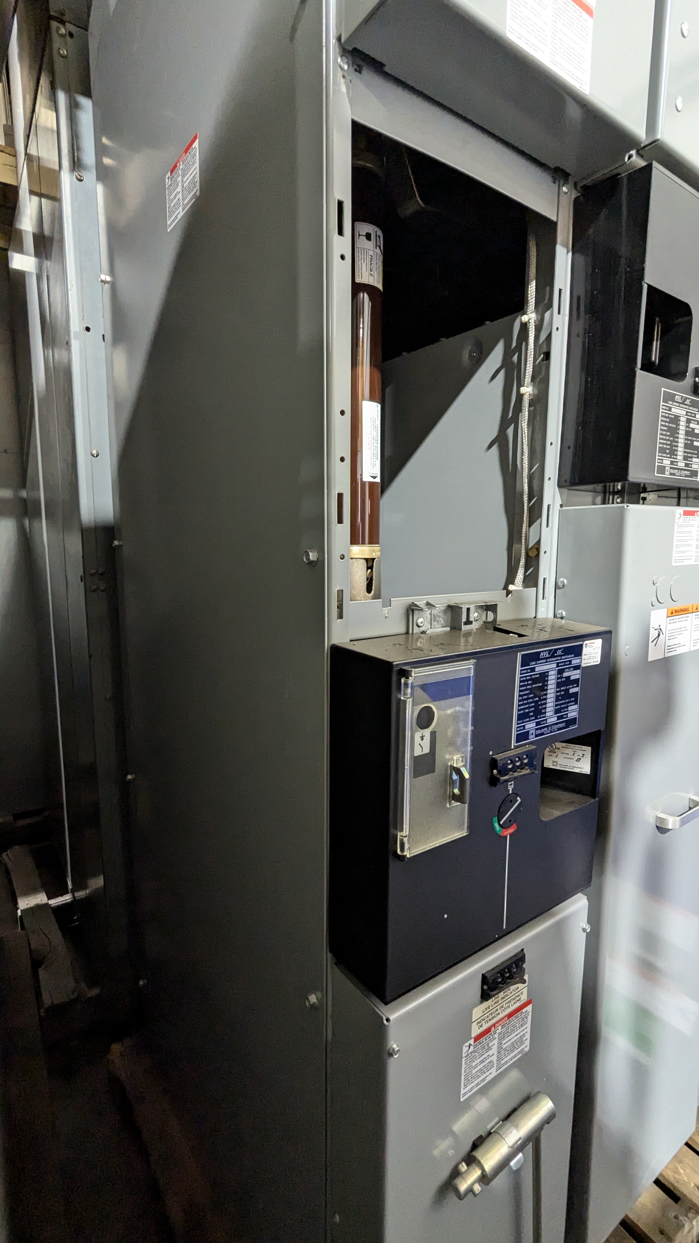 HVL load interrupter switchgear, photo 15 of 17