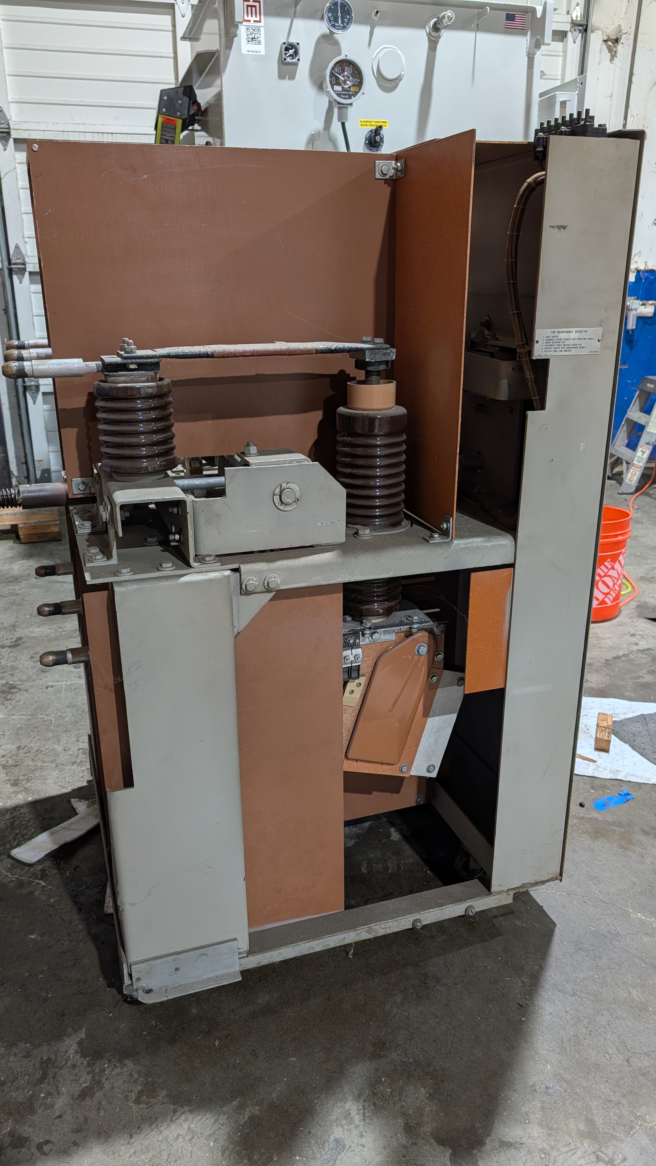 fused load break switch type SE-10 13.8kV 600A, photo 4 of 6